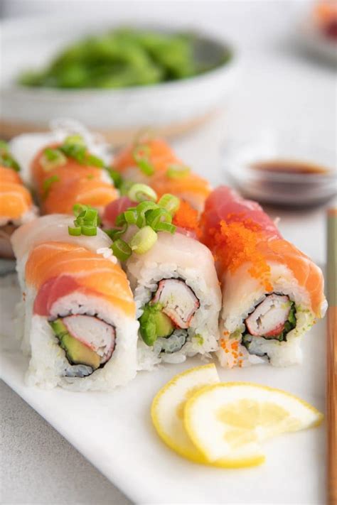 Sushi Roll vs. Hand Roll: What’s the Difference? - The Forked Spoon