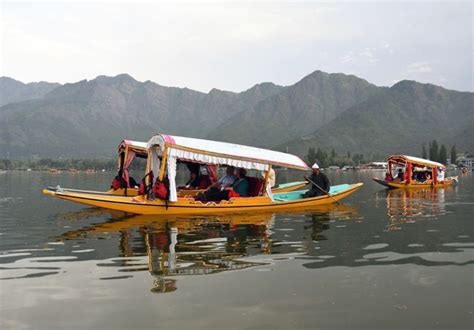 Photos: G-20 delegates enjoy shikara ride on Dal Lake in Srinagar ...