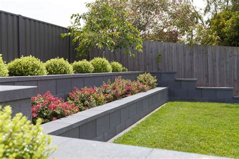 santabarbaradesignhouseandgardens.com | Landscaping retaining walls, Backyard retaining walls ...