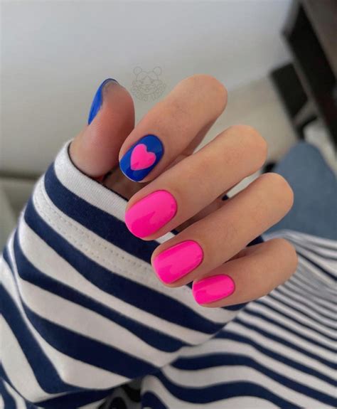 40 Pretty Summer Nails To Wear Right Now : Royal Blue + Bright Pink ...