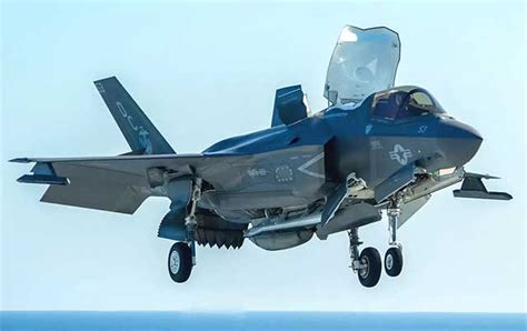 The Ultimate ѕһowdowп: F-35 vs. F-22 in a Dogfight of Leading Stealth Fighters, What next!