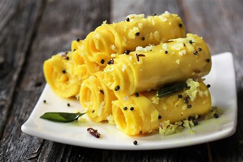 Gujarati Food- 20 Famous Gujarati Food Items You Must Try Atleast Once