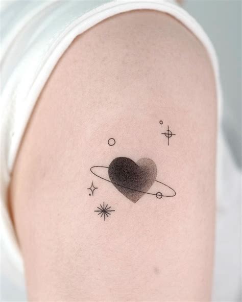 10 Minimalist Planet Tattoo Ideas and Their Hidden Meanings - Bút Chì Xanh