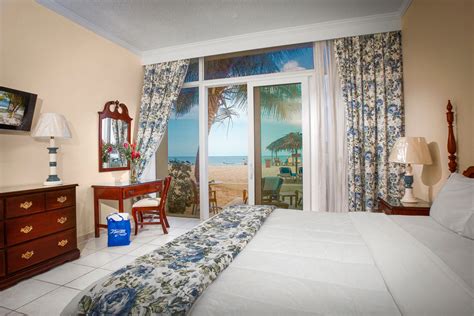 Rooms & Suites at Breezes Bahamas