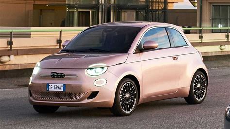 Fiat 500 Electric 3+1 Debuts With Tiny Third Door