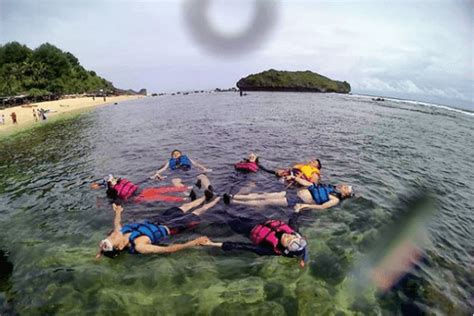 snorkeling pantai slili | Paket Wisata Jogja 2023 - Family City Tour Jogja Murah & Terbaik