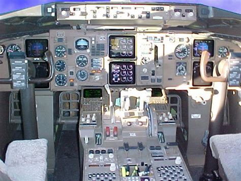 Jet Airlines: Boeing 757 cockpit