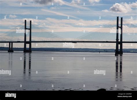 River Severn estuary at low tide with New Severn Bridge (Second Severn Crossing Stock Photo - Alamy