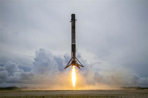 SpaceX tracking camera captures epic video of Falcon 9 rocket landing | Space