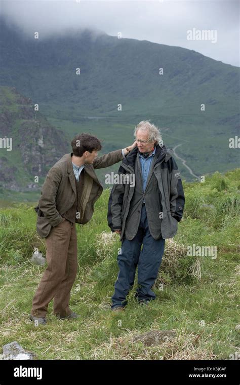 THE WIND THAT SHAKES THE BARLEY CILLIAN MURPHY and Director KEN LOACH in mountains THE WIND THAT ...