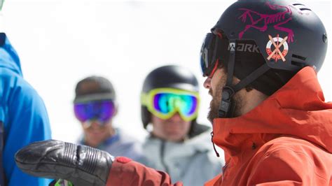 How to choose ski goggles for optimal visibility and protection | Advnture