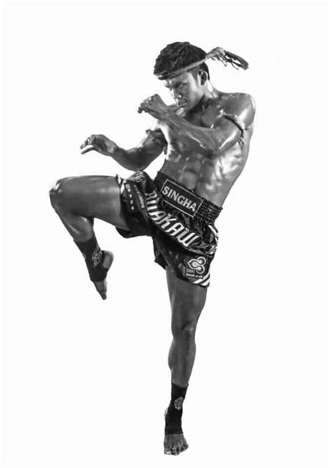 Muay Thai Knee - Fighting Tips - Street Fight Mentality & Fight Sport