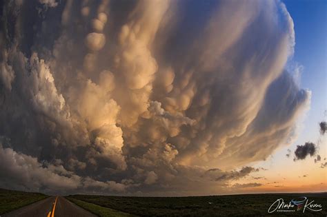 Mammatus clouds - what are they and how they form?