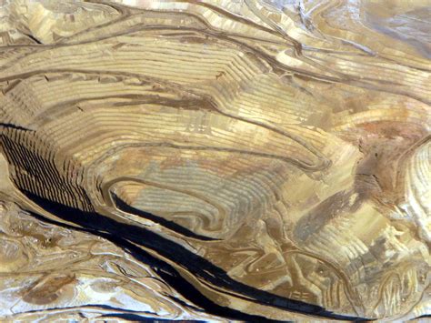 File:Round Mountain gold mine, aerial.jpg - Wikipedia