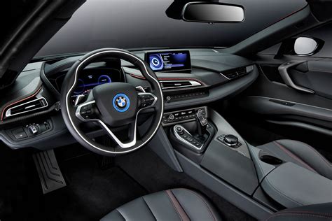 BMW i8 Coupe (2014-2020) interior & comfort | DrivingElectric