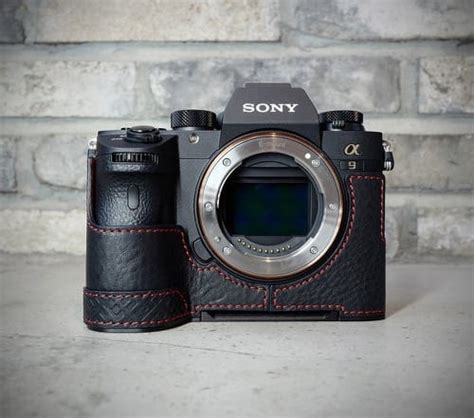 Best Accessories Sony A7III, A7rIII | Alik Griffin