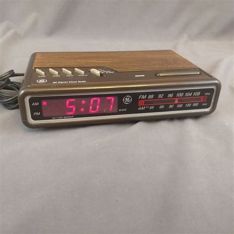 Vintage GE 7-4612A Digital Alarm Clock Radio Red General Electric Retro #GE