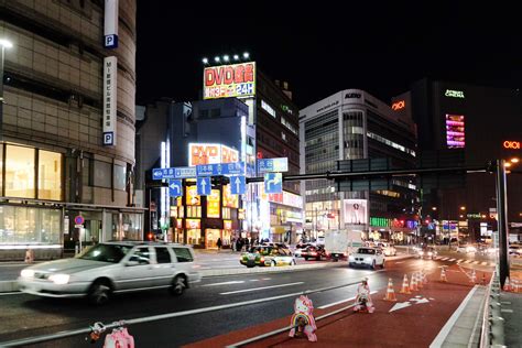 tokyo-march-31-2016-street-life-at-night-in-shinjuku-on-march-31-2016 ...