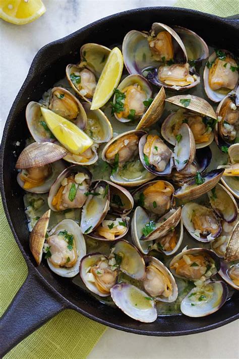 Garlic Butter Sauteed Clams | Easy Delicious Recipes