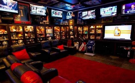 Ultimate Sports Man Caves (13 pictures) - Suburban Men | Diseño de cine ...