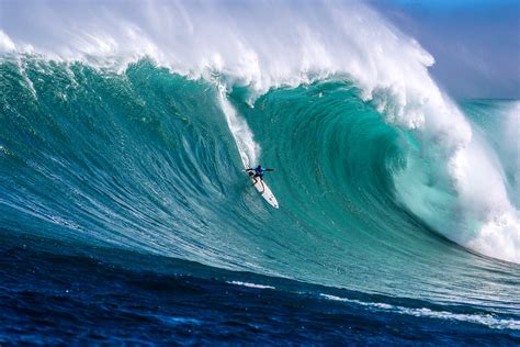 Jaws: interesting facts about Maui's big wave surfing break