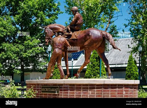 Secretariat sculpture, life-size bronze, equestrian statue, Triple ...