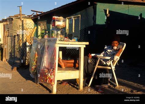 Khayelitsha slum hi-res stock photography and images - Alamy