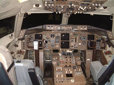 Cool Jet Airlines: Boeing 757 cockpit