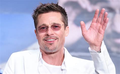 I'm also going to let those tinted glasses go. | Hot Brad Pitt Pictures 2017 | POPSUGAR ...