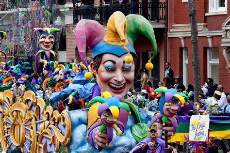 Planning Your New Orleans Carnival Trip: The Iconic, Must-See Parades ...