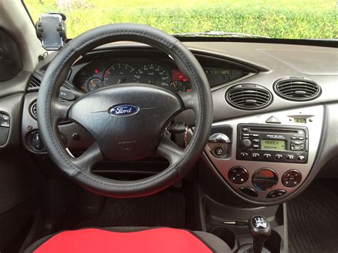 File:Ford Focus Mk1 Interior.jpeg - Wikimedia Commons