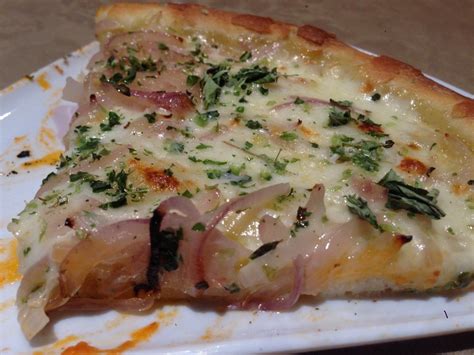 Pizza fugazza con queso - Receta de pizza argentina