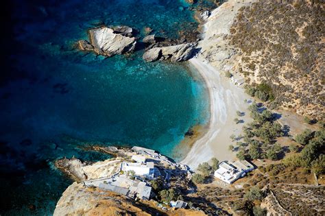 Agios Nikolaos Beach | Folegandros | One island... endless choices