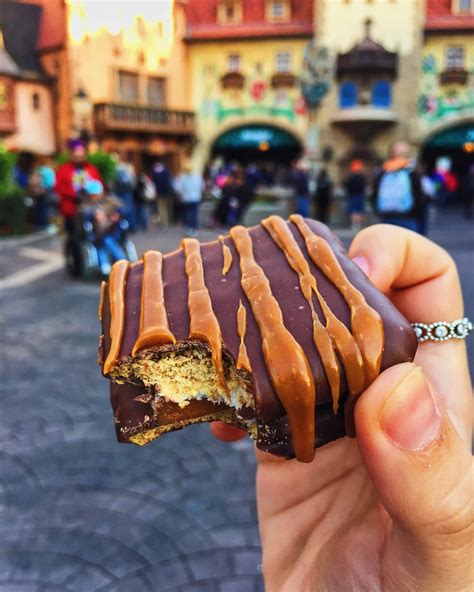 10 Best Snacks to Eat Around the World at Epcot's World Showcase | Urban Tastebud Disney