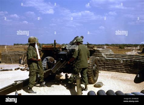 M101 howitzer hi-res stock photography and images - Alamy