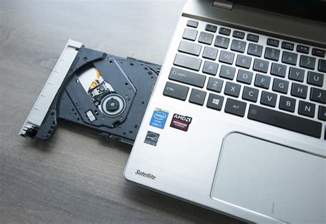 8 Best Laptops With DVD Drive – 2021