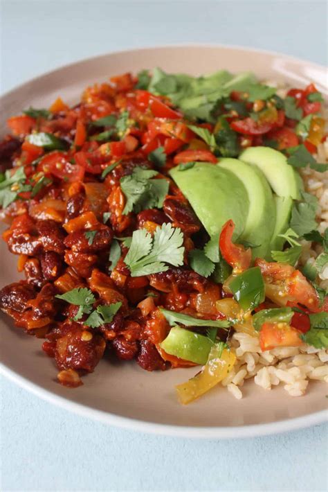 Vegan Bean Chilli Recipe — easy and spicy — Vegan Recipe Bowl