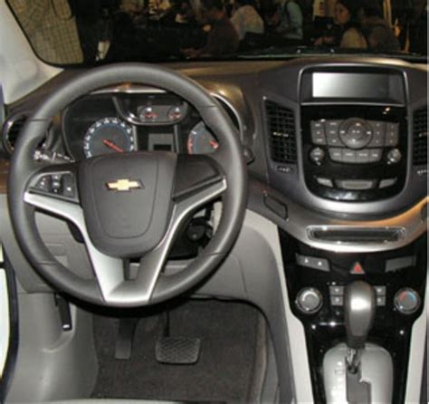 Chevrolet orlando interior photos