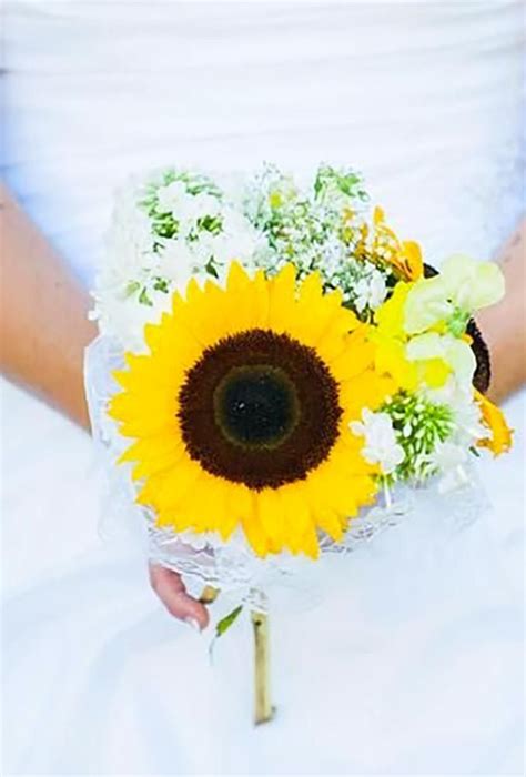 30 Beautiful Single-Stem Wedding Bouquets | Wedding Forward | Wedding bouquets, Sunflower ...