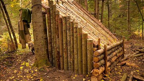 Building a Fort in the Woods: LAST LOG WALL FINISHED, ADDING A TARP, CAST IRON COOKING OVER FIRE ...