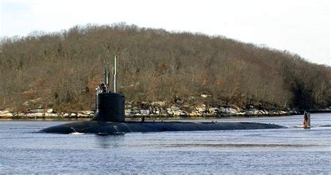 USS Nautilus - 10SubmarineGoingToSea