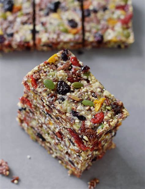 No-Bake Granola Bars (Vegan Recipe) - Elavegan