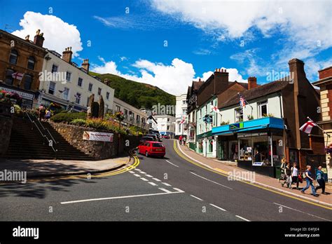 Great Malvern town hills in background shops tourists UK England Stock Photo, Royalty Free Image ...