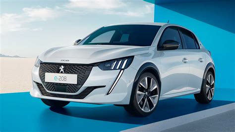 2023 Peugeot e-208 debuts with significantly more power and range