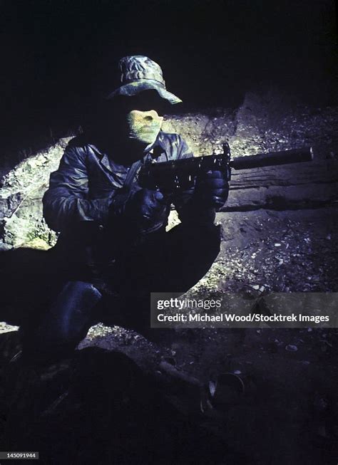 A Navy Seal Provides Security With A Mp5 Submachine Gun High-Res Stock Photo - Getty Images