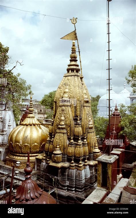 Kashi vishwanath temple hi-res stock photography and images - Alamy