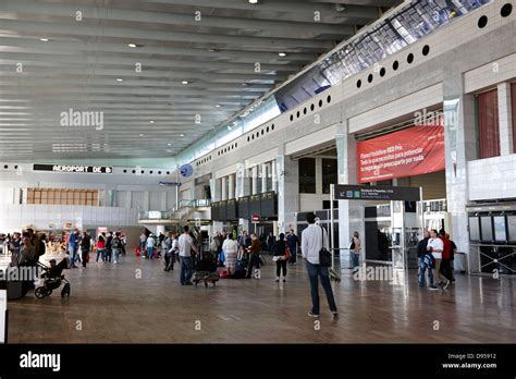 barcelona el prat airport terminal 2 catalonia spain Stock Photo - Alamy