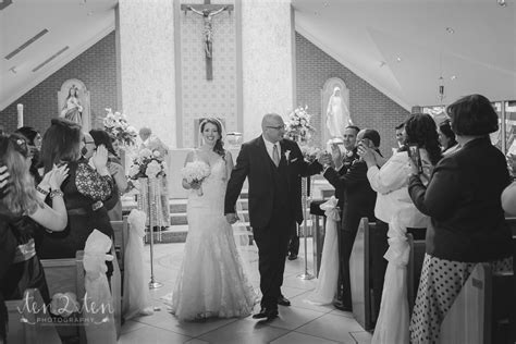 Toronto Wedding Photographer: McMichael Gallery Wedding Photos