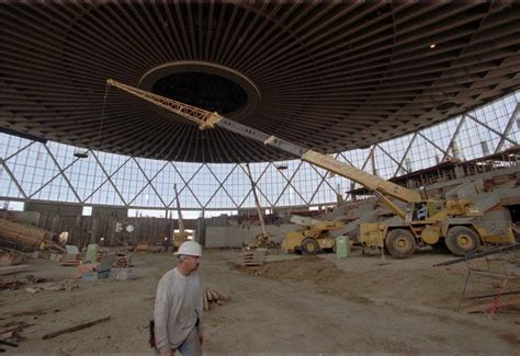 Inside oracle arena during the 1997 Renovation : warriors