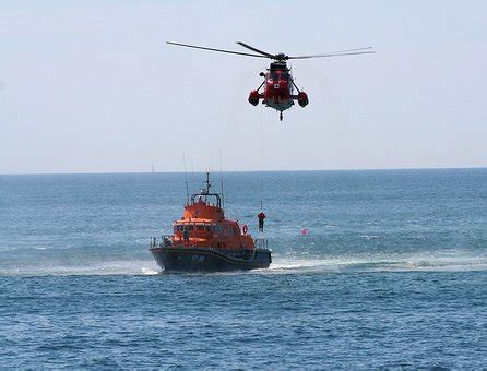 10+ Free Rnli & Lifeboat Images - Pixabay